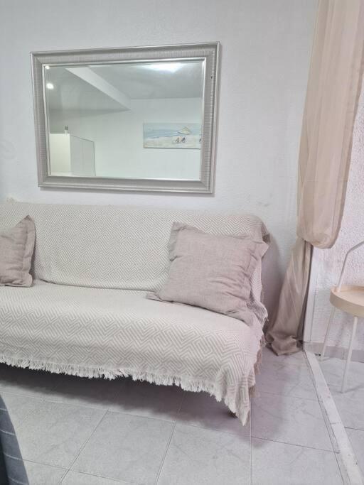 Studio Flat 150M Away From Beach Торевьиа Экстерьер фото